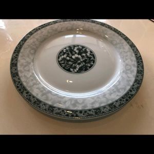 Dinner plates 7.5 inches